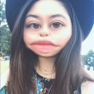 Meet your Posher, Vivian